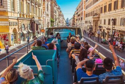 Explore Eternal City en Big Bus y Skip Line to Colosseum