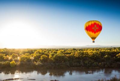Paseo en globo por Albuquerque al amanecer Paseo en globo por Albuquerque al amanecer