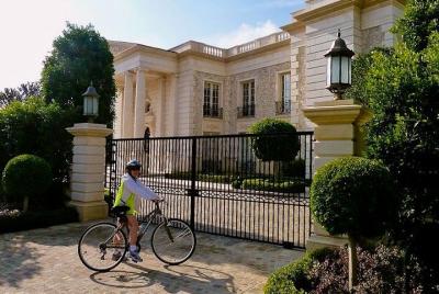 Recorrido en bicicleta por las casas de famosos y escenarios de películas Recorrido en bicicleta por las casas de famosos y escenarios de películas