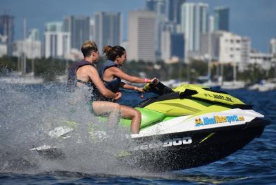Paseo en moto de agua con Miami Watersports Paseo en moto de agua con Miami Watersports