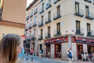 Visitas de escritura para grupos pequeños en la Plaza Mayor de Madrid