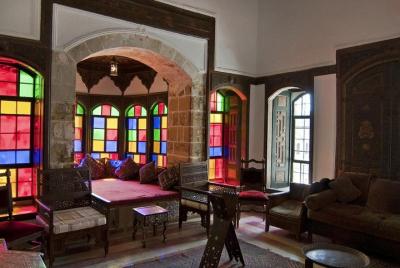 Excursión de un día al Palacio Beiteddine, el castillo de Mousa, la gruta de Ain Wa Zain Excursión de un día al Palacio Beiteddine, el castillo de Mousa, la gruta de Ain Wa Zain