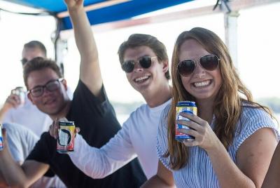Alquiler de barco de fiesta privada de 2 horas Alquiler de barco de fiesta privada de 2 horas