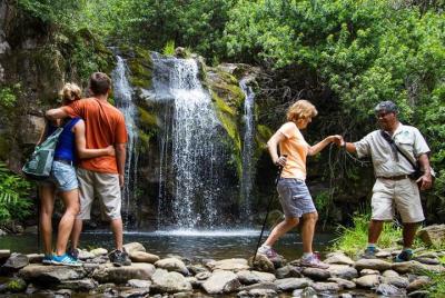 Recorrido de aventura en grupos pequeños por el las cataratas de Kohala Recorrido de aventura en grupos pequeños por el las cataratas de Kohala