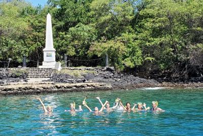 Esnórquel por la tarde en la bahía de Kealakekua hasta el monumento al Capitán Cook