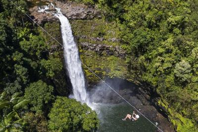 Tirolina de Hilo sobre las cataratas de KoleKole Tirolina de Hilo sobre las cataratas de KoleKole