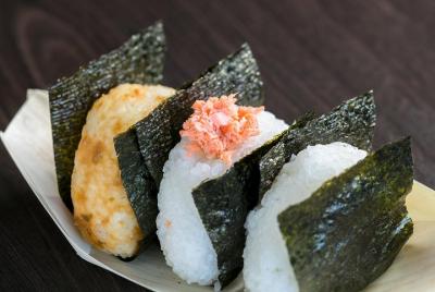 Haz Riceball 'Onigiri' con una mamá local cerca de ASAKUSA