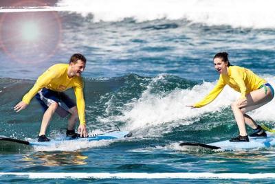 Lección de surf semi privada en Kona, Hawaii