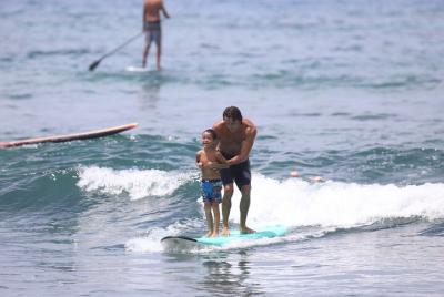 Lección de surf privada guiada de 2 horas en Kona Lección de surf privada guiada de 2 horas en Kona