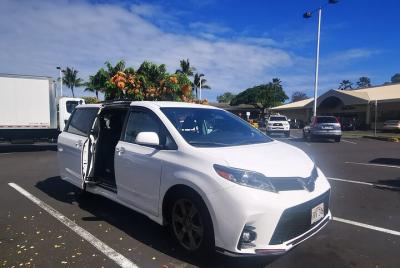 Traslado privado desde hoteles en Kailua-Kona al aeropuerto internacional de Kona Traslado privado desde hoteles en Kailua-Kona al aeropuerto internacional de Kona