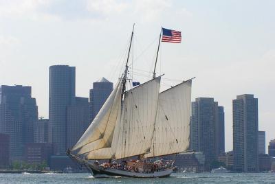 Crucero por el puerto de Boston en un velero clásico Crucero por el puerto de Boston en un velero clásico