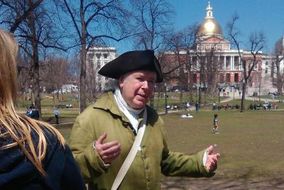 Camine por el Freedom Trail con BostonTownCrier Camine por el Freedom Trail con BostonTownCrier