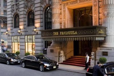Servicio de automóviles de lujo en el teatro desde el hotel hasta el servicio de ida y vuelta del teatro de Broadway Servicio de automóviles de lujo en el teatro desde el hotel hasta el servicio de ida y vuelta del teatro de Broadway