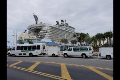 Port Canaveral / Cape Canaveral / Cocoa Beach al aeropuerto / hotel MCO (One Way Private)