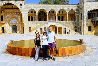 Tour privado de medio día a Beiteddine y Deir El Qamar Tour privado de medio día a Beiteddine y Deir El Qamar