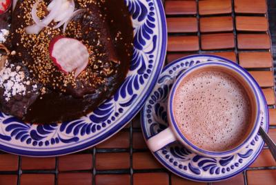 Taller de salsa de mole mexicano y cena para grupos pequeños