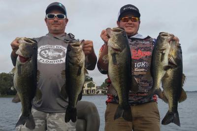 Tampa Bass Fishing Guide en el lago Tarpon