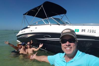 Paseo en bote privado en el bote con cubierta Hurricane - Clearwater Beach