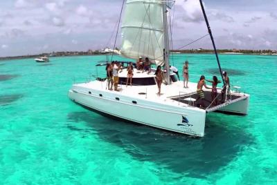 Excursión en catamarán con todo incluido a Isla Mujeres, desde Ca