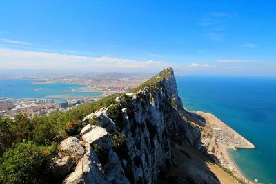 Excursión privada de día completo a Gibraltar, Marbella y Puerto Banús desde el hotel de Málaga Excursión privada de día completo a Gibraltar, Marbella y Puerto Banús desde el hotel de Málaga