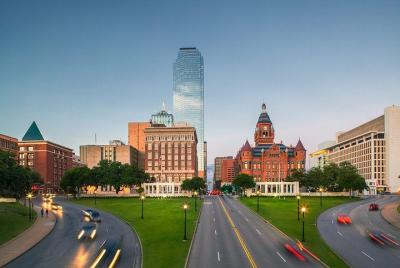 Recorrido de día completo por Dallas y JFK con el museo del sexto piso y la casa de huéspedes Oswald Recorrido de día completo por Dallas y JFK con el museo del sexto piso y la casa de huéspedes Oswald
