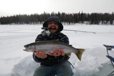 Viaje de pesca en hielo