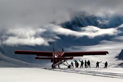 Explorador del lado sur con aterrizaje en glaciar