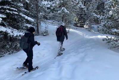 Aventura con raquetas de nieve de Front Range en las Montañas Rocosas
