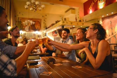 Tour de degustación de cerveza artesanal en Praga con local Homebrewer