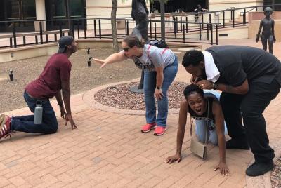 Búsqueda del tesoro aventurera en Fort Worth por Zombie Scavengers Búsqueda del tesoro aventurera en Fort Worth por Zombie Scavengers