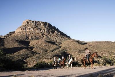 Experiencia de Western Ranch durante la noche: cabaña o campamento fuera