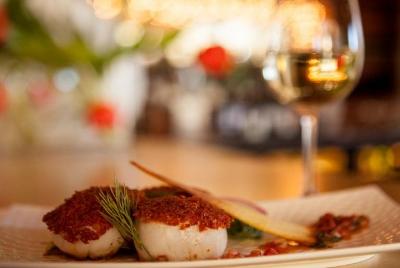 Excursión a pie con comida y vino para grupos pequeños en Healdsburg Excursión a pie con comida y vino para grupos pequeños en Healdsburg