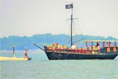 Hilton Head Pirate Ship Adventure Navega a bordo de la Daga Negra Hilton Head Pirate Ship Adventure Navega a bordo de la Daga Negra