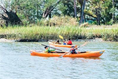 Excursión guiada de 2 horas en kayak por la naturaleza de Hilton Head Excursión guiada de 2 horas en kayak por la naturaleza de Hilton Head