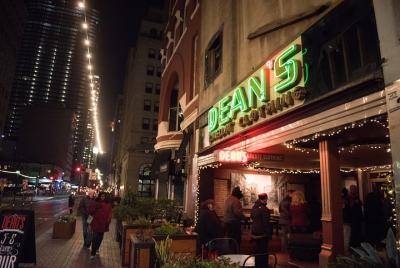 Recorrido de 2,5 horas a pie por los pubs y lugares encantados de Houston Recorrido de 2,5 horas a pie por los pubs y lugares encantados de Houston