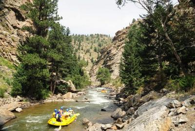 Rafting Gold Rush más tirolina en el acantilado desde Idaho Springs Rafting Gold Rush más tirolina en el acantilado desde Idaho Springs