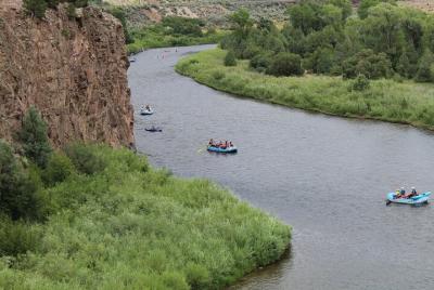 2 días de experiencia épica de rafting y Via-Zip en Colorado 2 días de experiencia épica de rafting y Via-Zip en Colorado