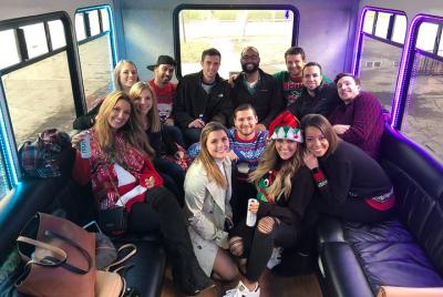 Alquiler de autobuses para fiestas de 14 pasajeros en el estante superior