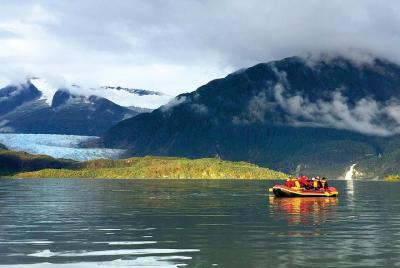 Tour de rafting en el glaciar Mendenhall desde Juneau Tour de rafting en el glaciar Mendenhall desde Juneau