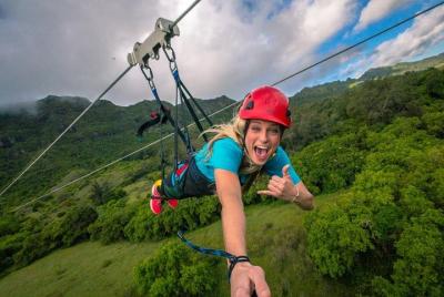 Hawai Kipu Ranch PowerLine Zipline con guía Hawai Kipu Ranch PowerLine Zipline con guía