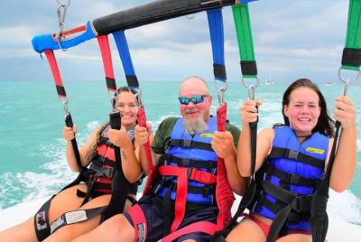 Parasailing en Smathers Beach en Key West