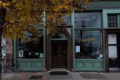 Búsqueda de bares en Knoxville: Swell Times in Scruffy City