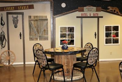 Artistas invitados Chuck Wagon Dinner Show en Henderson Artistas invitados Chuck Wagon Dinner Show en Henderson