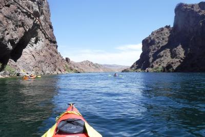 Paseo en kayak por la cueva Esmeralda cerca de Las Vegas Paseo en kayak por la cueva Esmeralda cerca de Las Vegas