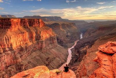 Escapada de un día para grupos pequeños al West Rim del Gran Cañón desde Las Vegas Escapada de un día para grupos pequeños al West Rim del Gran Cañón desde Las Vegas