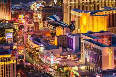 Vuelo en helicóptero por la noche sobre el Strip de Las Vegas con transporte opcional Vuelo en helicóptero por la noche sobre el Strip de Las Vegas con transporte opcional