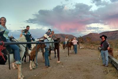 Excursión de todo el día al Gran Cañón con paseo a caballo desde Las Vegas Excursión de todo el día al Gran Cañón con paseo a caballo desde Las Vegas