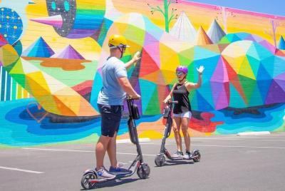 La última fiesta en el centro de la ciudad en patinetes eléctrico La última fiesta en el centro de la ciudad en patinetes eléctrico