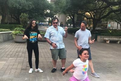 Aventura de búsqueda del tesoro en Lexington por Zombie Scavengers