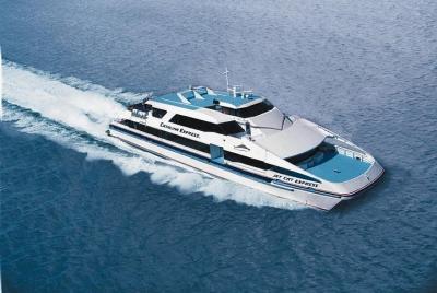 Servicio de ida y vuelta en ferry en Catalina Express: Long Beach o San Pedro a Avalon Servicio de ida y vuelta en ferry en Catalina Express: Long Beach o San Pedro a Avalon